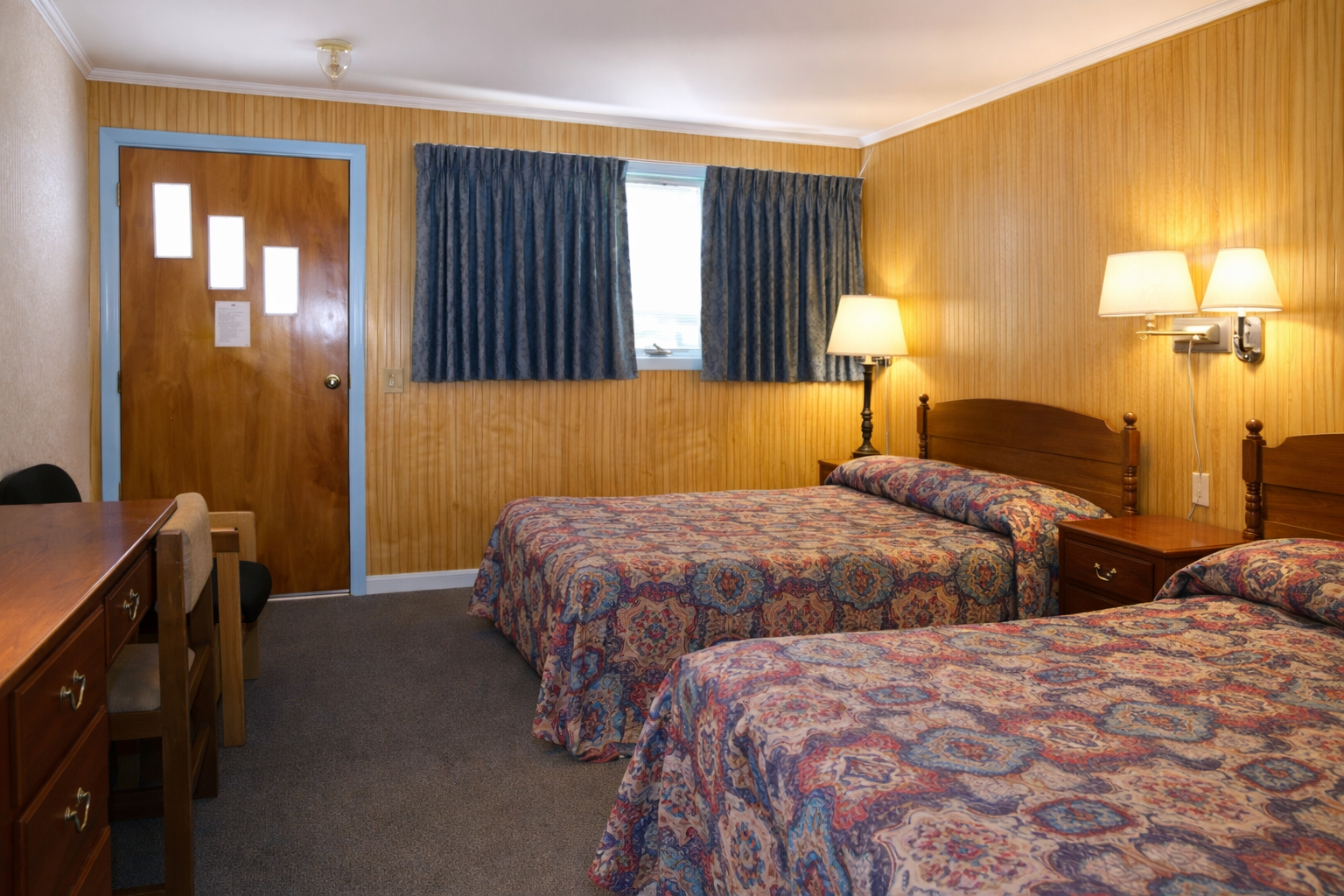 Double room at Mohican Motel with two beds